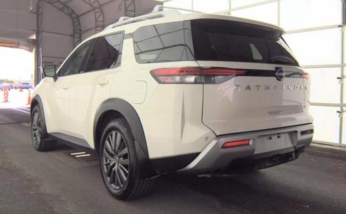 Pearl White Tricoat 2022 Nissan Pathfinder SL
