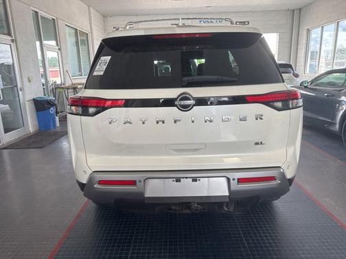 Pearl White Tricoat 2022 Nissan Pathfinder SL