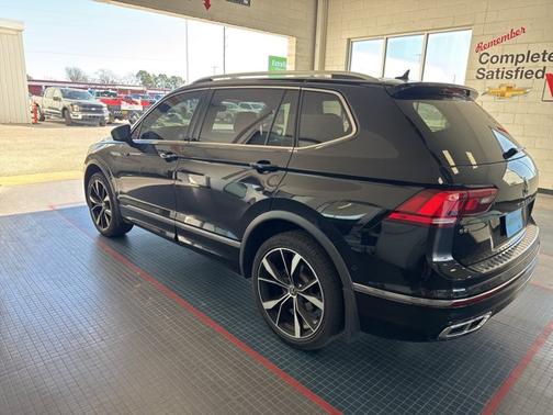 2022 Volkswagen Tiguan SEL R-Line