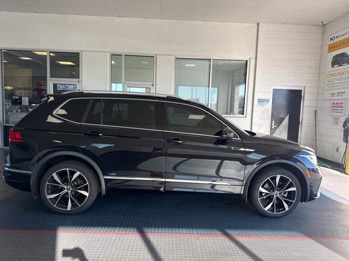 2022 Volkswagen Tiguan SEL R-Line