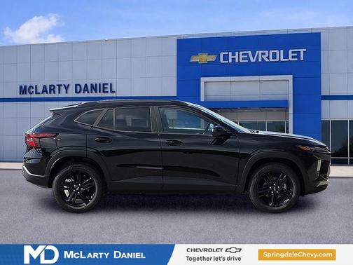 Mosaic Black Metallic 2026 Chevrolet Trax ACTIV