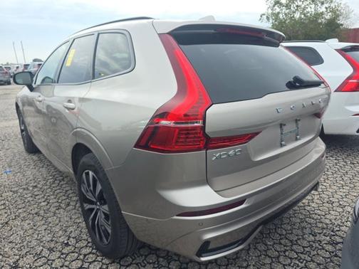 2025 Volvo XC60 Plus