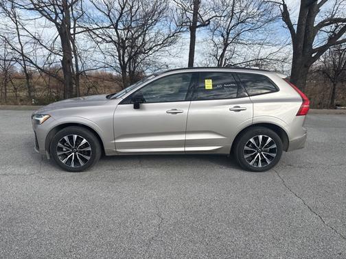 2025 Volvo XC60 Plus