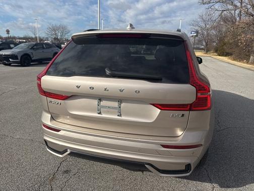 2025 Volvo XC60 Plus