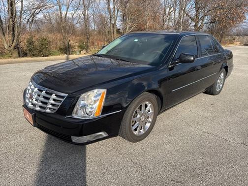 2011 Cadillac DTS Luxury Collection