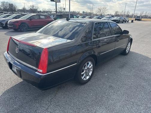 2011 Cadillac DTS Luxury Collection