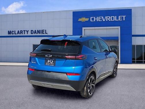 Bright Blue Metallic 2022 Chevrolet Bolt EUV Premier