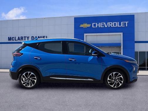 Bright Blue Metallic 2022 Chevrolet Bolt EUV Premier