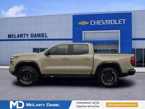 Desert Sand Metallic 2023 GMC Canyon 4WD AT4