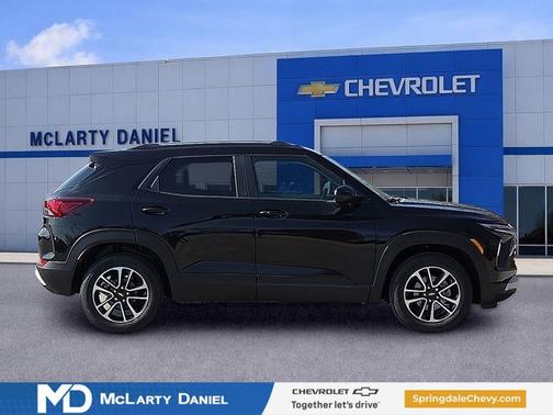 Mosaic Black Metallic 2026 Chevrolet Trailblazer LT