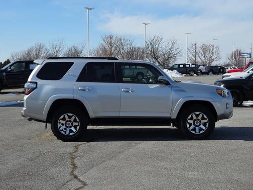 2024 Toyota 4Runner TRD Off Road