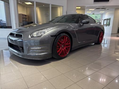 2016 Nissan GT-R Premium