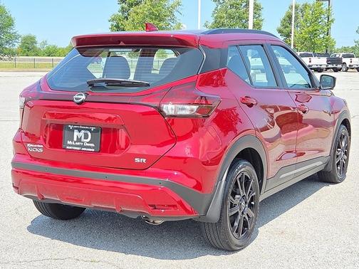 2022 Nissan Kicks SR