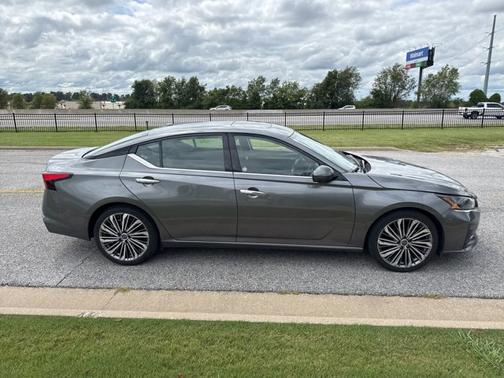 2023 Nissan Altima 2.5 SL