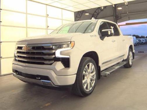 Iridescent Pearl Tricoat 2022 Chevrolet Silverado 1500 High Country Truck