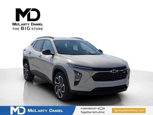 White 2026 Chevrolet Trax 2RS SUV