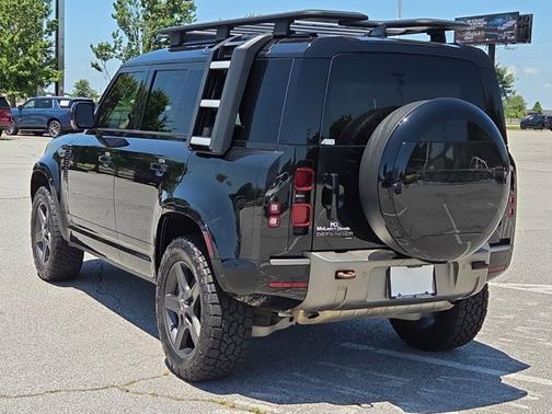 Santorini Black Metallic 2023 Land Rover Defender X-Dynamic SE