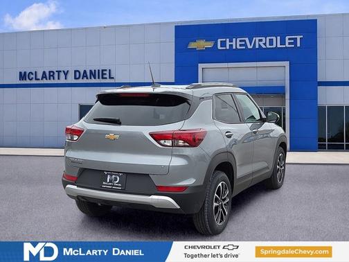Sterling Gray Metallic 2026 Chevrolet Trailblazer LT