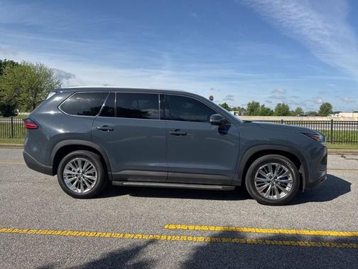 Cloud 2025 Toyota Grand Highlander Platinum