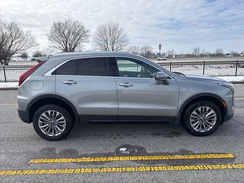 2024 Cadillac XT4 AWD Premium Luxury