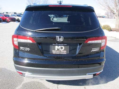 Photo 4 of 30 of 2021 Honda Pilot Touring 7-Passenger