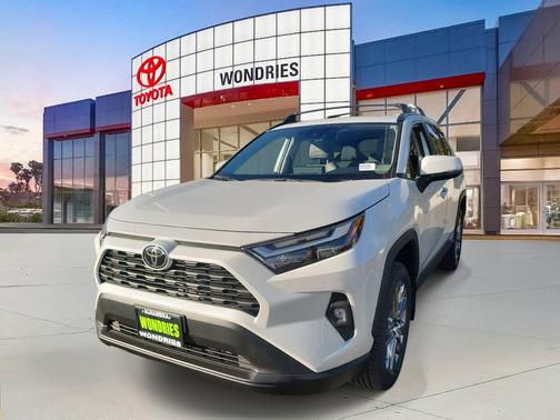 2025 Toyota RAV4 XLE Premium