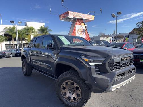 2025 Toyota Tacoma Hybrid Trailhunter