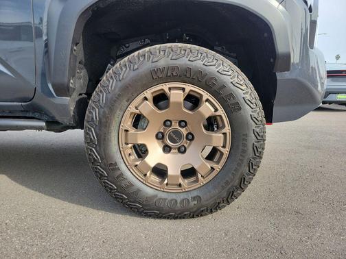 2025 Toyota Tacoma Hybrid Trailhunter