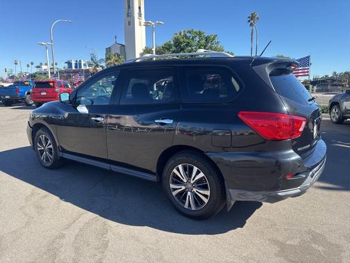2017 Nissan Pathfinder SV