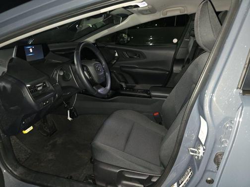 2025 Toyota Prius LE
