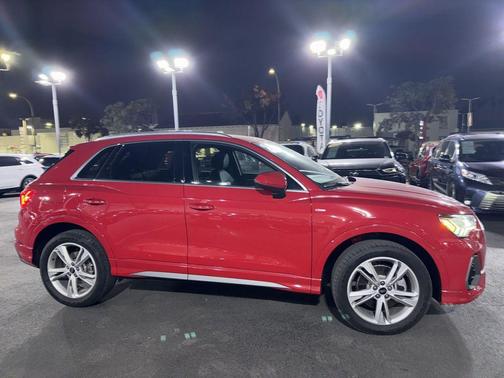 2023 Audi Q3 Premium 45 TFSI S line quattro Tiptronic