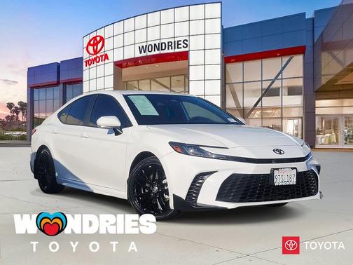 2025 Toyota Camry SE