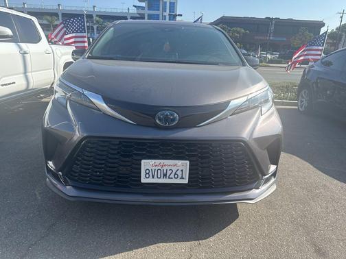 2021 Toyota Sienna XSE 7 Passenger
