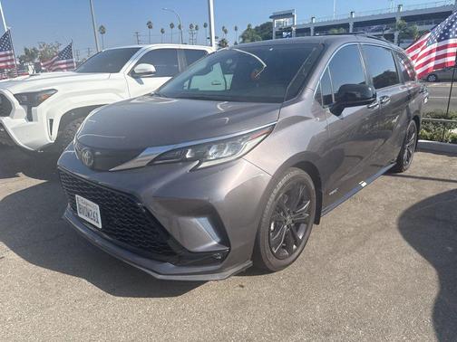 2021 Toyota Sienna XSE 7 Passenger