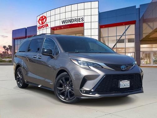 2021 Toyota Sienna XSE 7 Passenger
