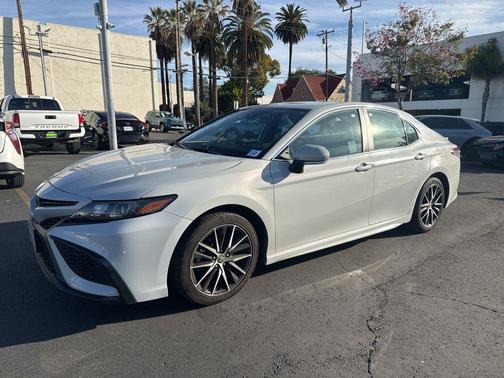 2023 Toyota Camry SE