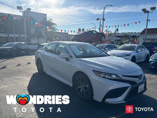 2023 Toyota Camry SE