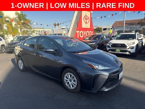 Magnetic Gray Metallic 2022 Toyota Prius LE