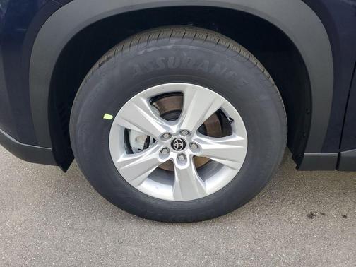 2026 Toyota Highlander LE