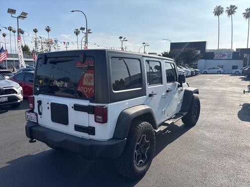 Bright White Clearcoat 2018 Jeep Wrangler JK Unlimited Sport