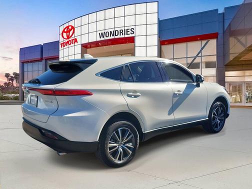 2022 Toyota Venza LE