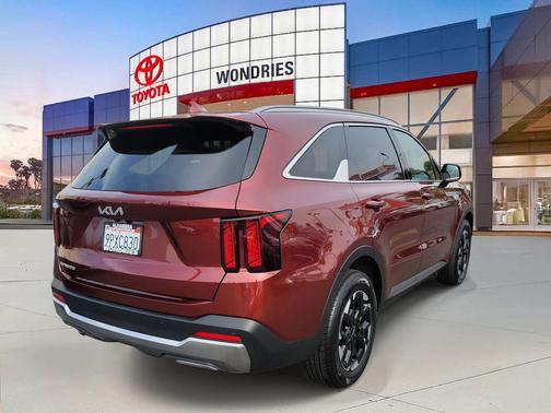 2025 Kia Sorento S
