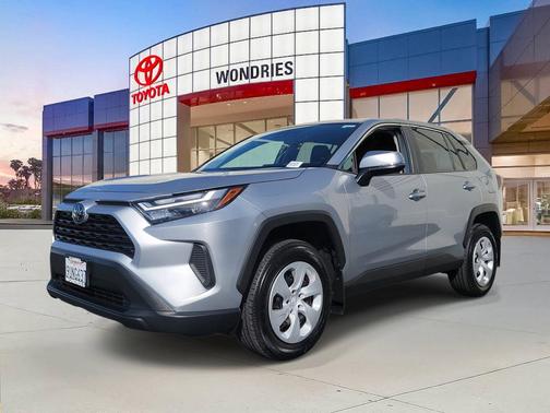 2025 Toyota RAV4 LE