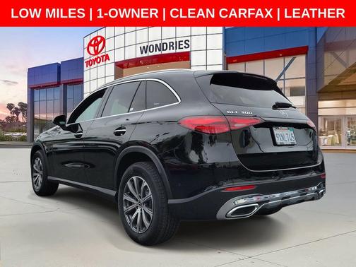 Graphite Gray Metallic 2026 Mercedes-Benz GLC 300 Base
