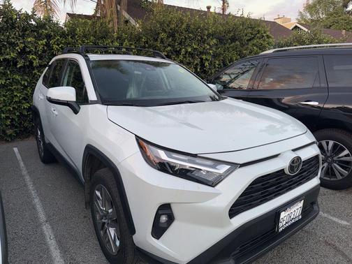 2023 Toyota RAV4 XLE Premium