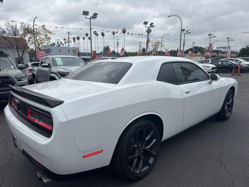 White Knuckle Clearcoat 2023 Dodge Challenger SXT
