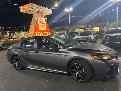 2023 Toyota Camry SE