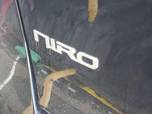 2025 Kia Niro LX