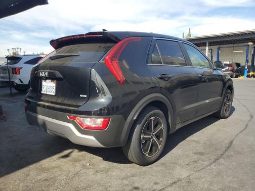2025 Kia Niro LX