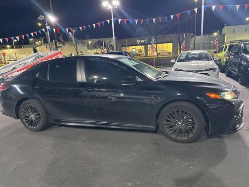 2022 Toyota Camry SE